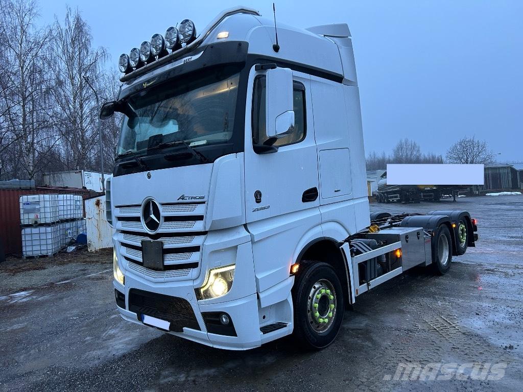 Mercedes-Benz 2853 商用底盤車