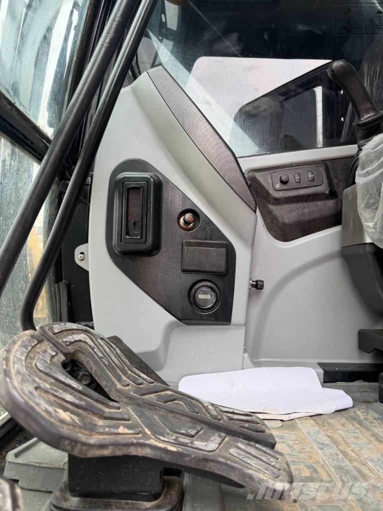Hyundai HX 220 履帶式 挖土機/掘鑿機/挖掘機