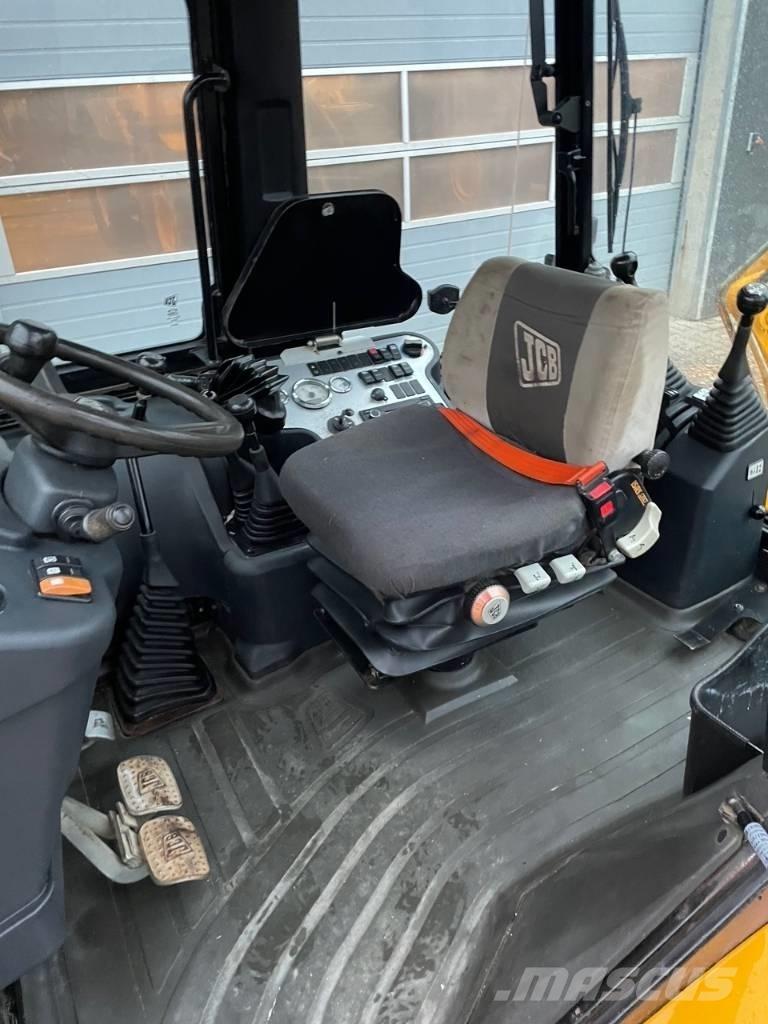 JCB 2CX 反鏟裝載機
