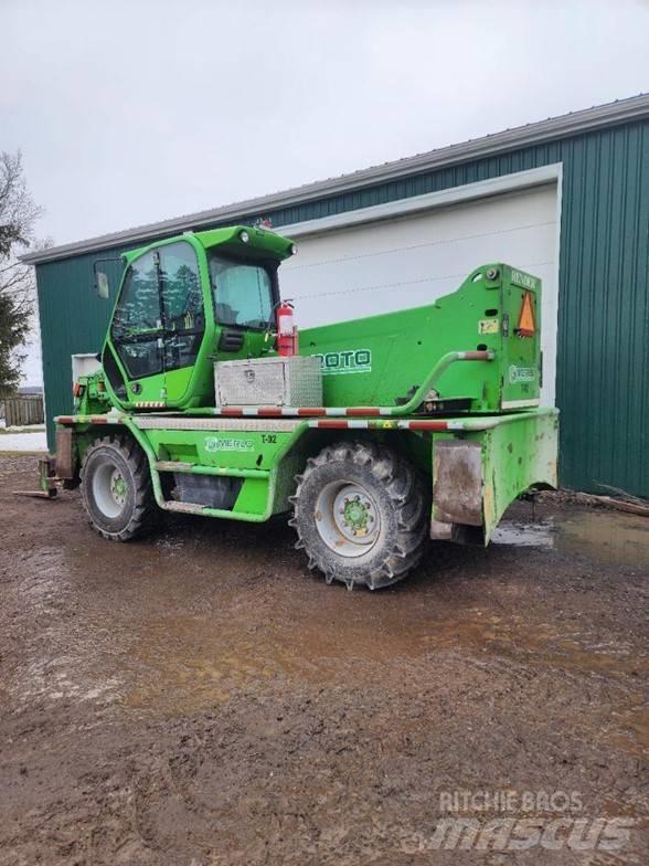 Merlo ROTO 45.21 伸縮臂操作車