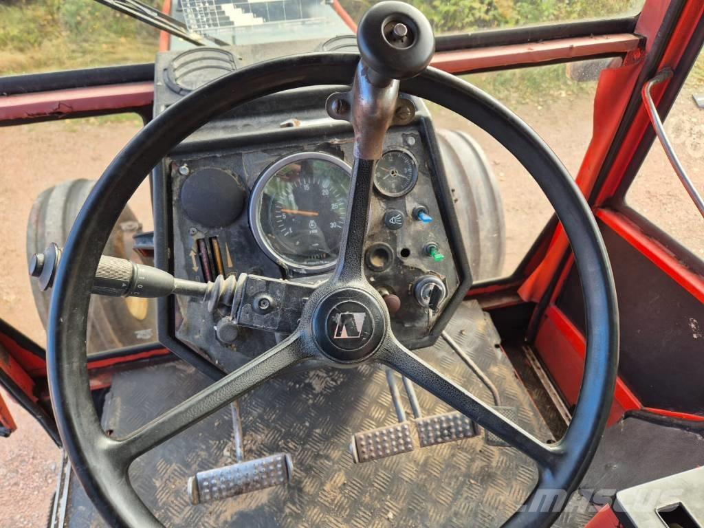 Valmet 805 曳引機