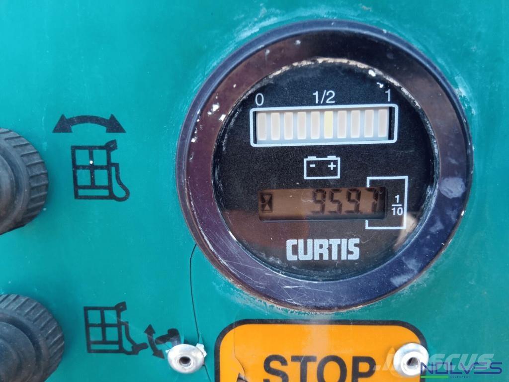 Iteco BI92S 曲臂高空作業車