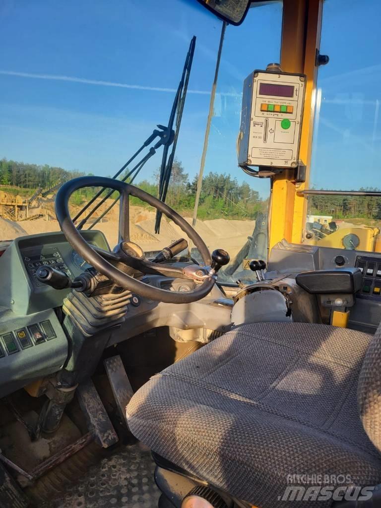 Volvo L180C 輪胎式裝載機