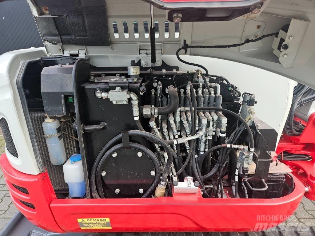 Takeuchi TB 230 小型挖土機/掘鑿機<7t(小型挖掘機)