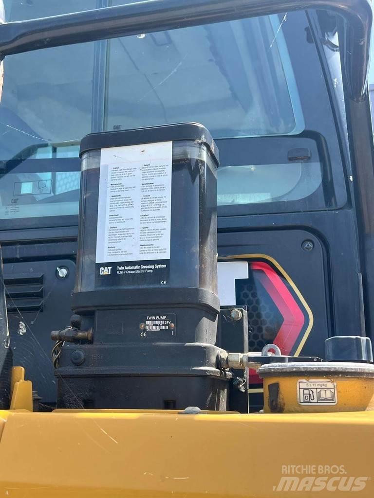CAT 730 剛性傾卸卡車