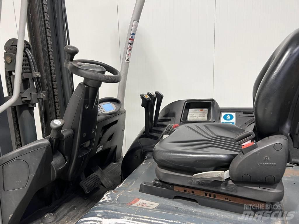 Still RX60-30 電動堆高機