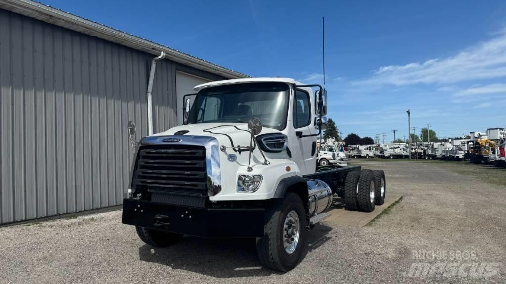 Freightliner 114 SD 商用底盤車