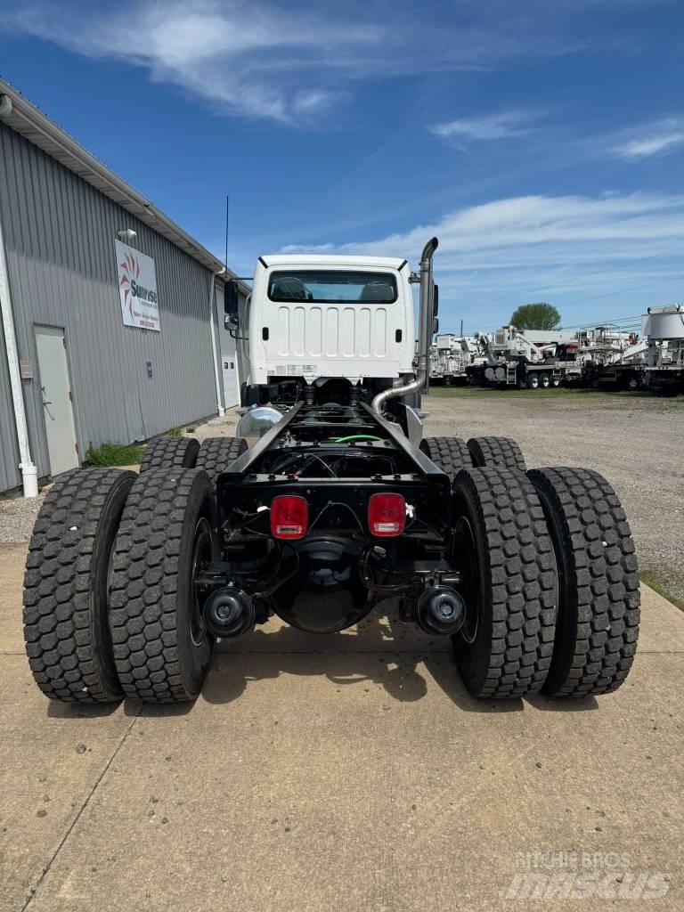 Freightliner 114 SD 商用底盤車
