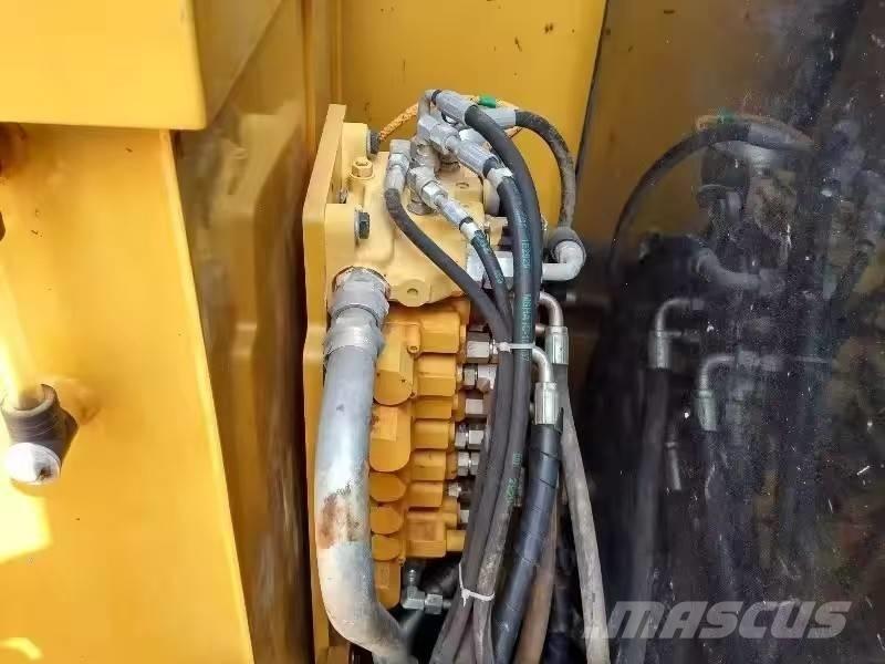 CAT 306 E2 小型挖土機/掘鑿機<7t(小型挖掘機)