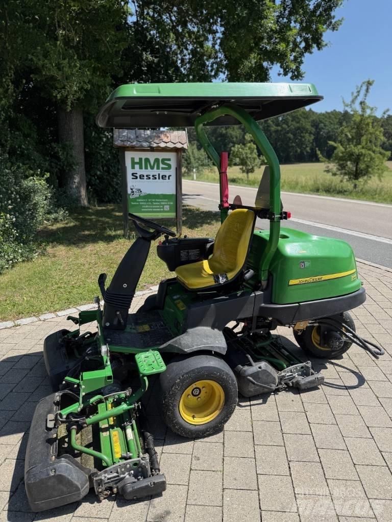 John Deere 2500 E 果嶺割草機