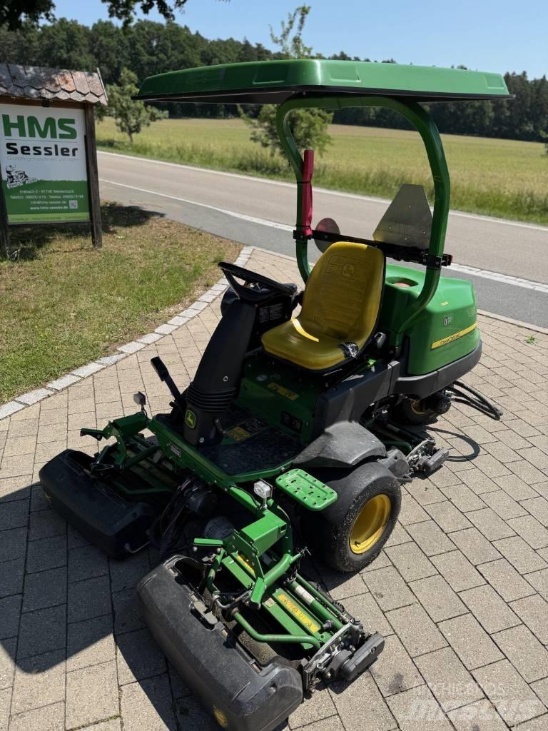 John Deere 2500 E 果嶺割草機