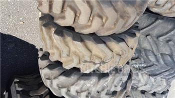  Pneus 10.5/80-18 輪胎、車輪和輪圈