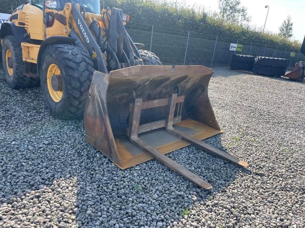 Volvo BM L45 輪胎式裝載機