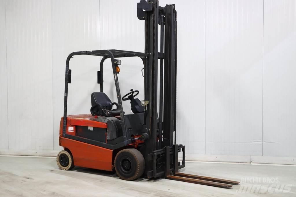 Nissan Q02L25CU 電動堆高機