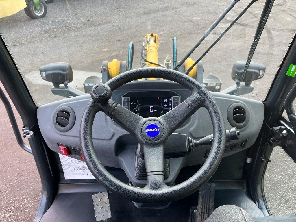 Komatsu WA80M-8 輪胎式裝載機