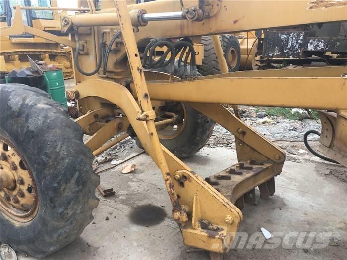 Komatsu GD 623 A 平土機
