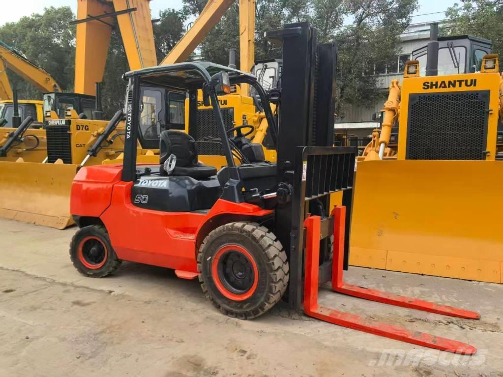 Toyota 7FD50 柴油卡車