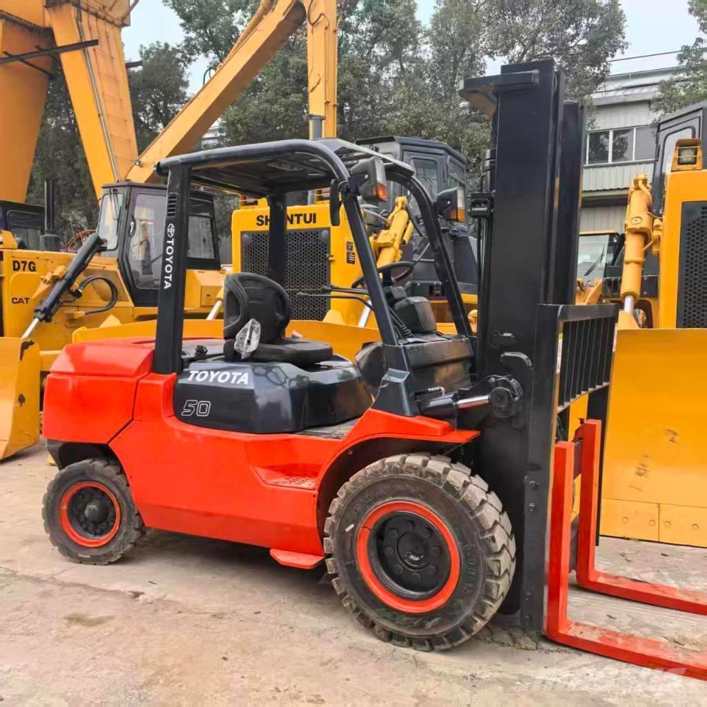 Toyota 7FD50 柴油卡車