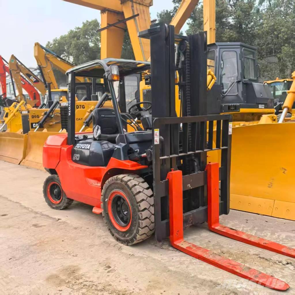 Toyota 7FD50 柴油卡車