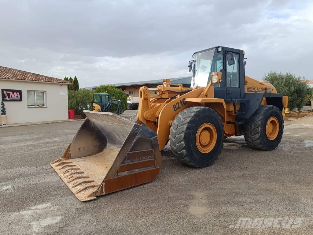 CASE 821 C 輪胎式裝載機