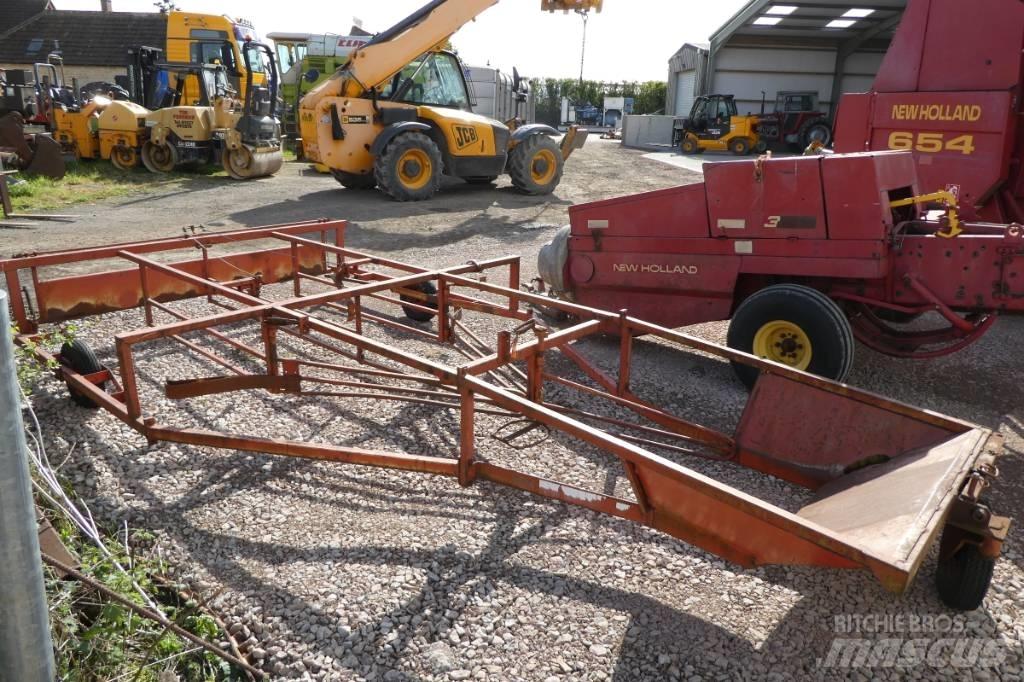 Brown bale sledge 堆草機