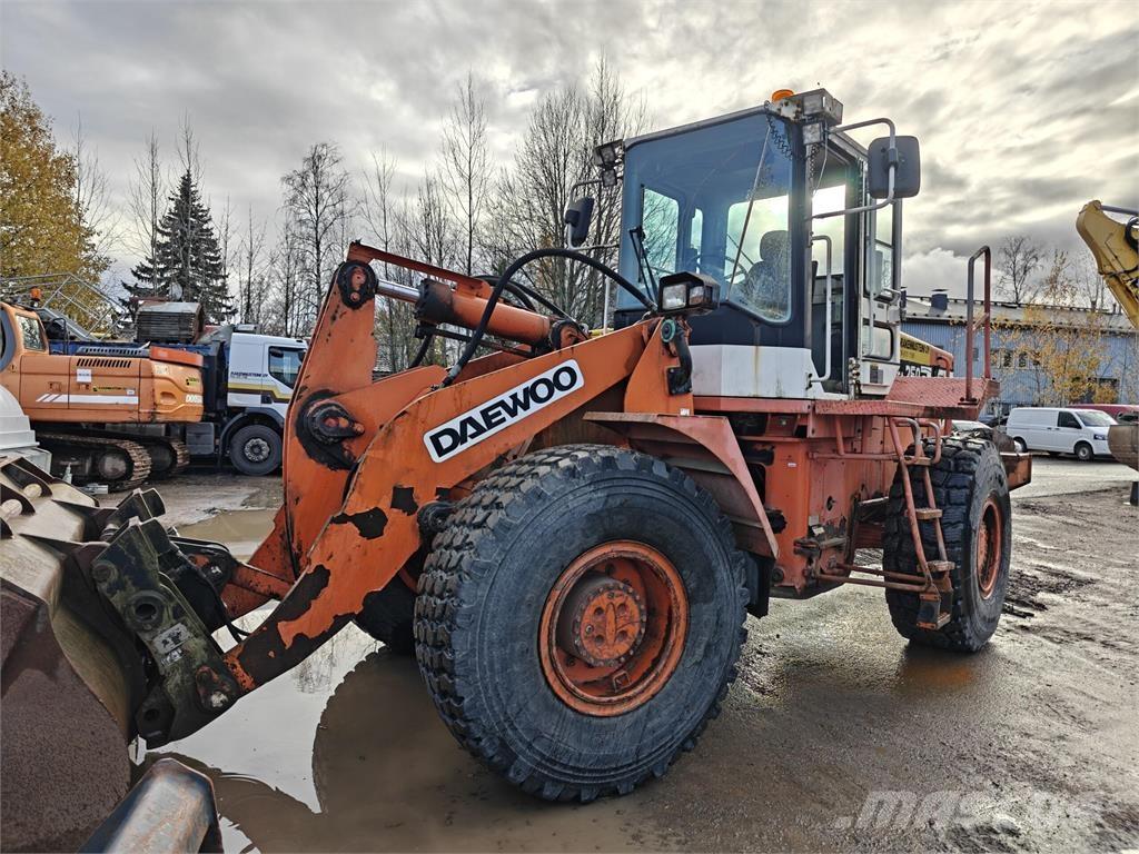 Daewoo Mega 250 輪胎式裝載機