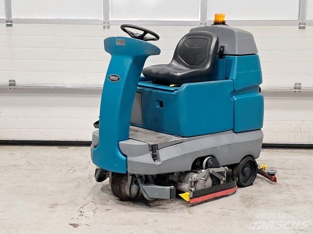 Tennant T7 室內掃倉機