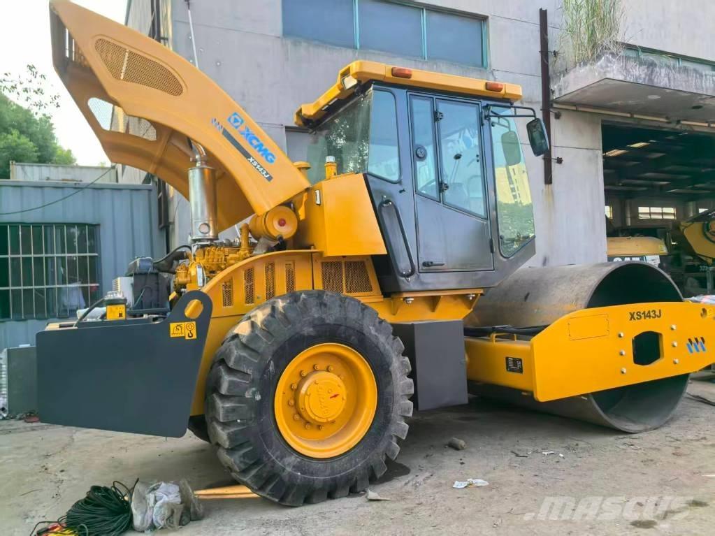 XCMG 142J 單輪滾壓機