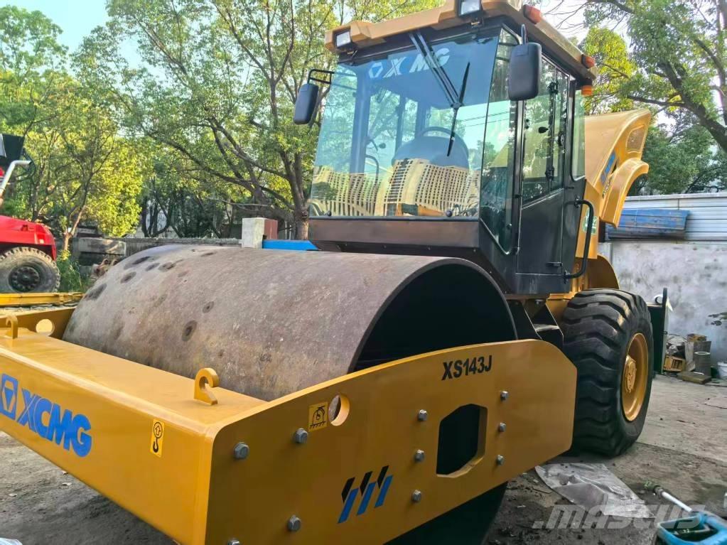 XCMG 142J 單輪滾壓機