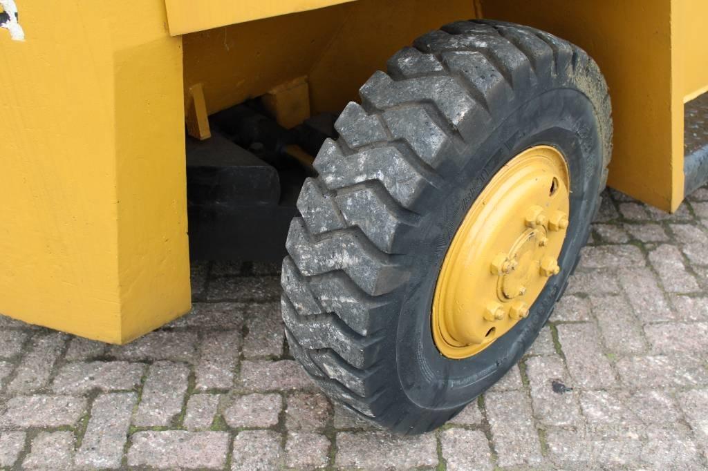 CAT V 130 柴油卡車