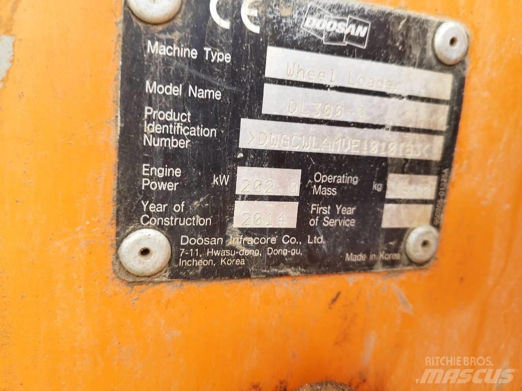 Doosan DL 300-3 輪胎式裝載機