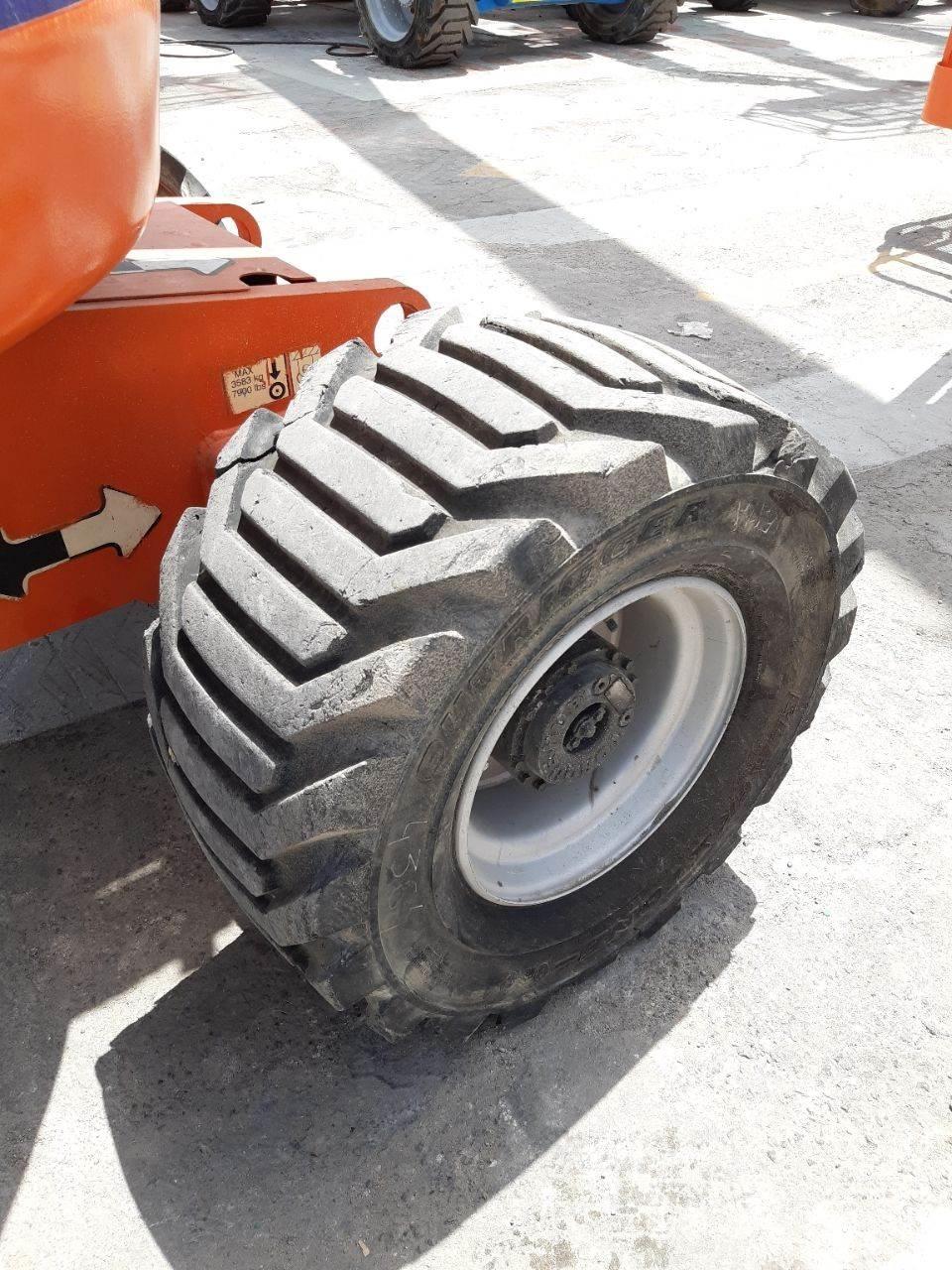 JLG 450AJ 曲臂高空作業車