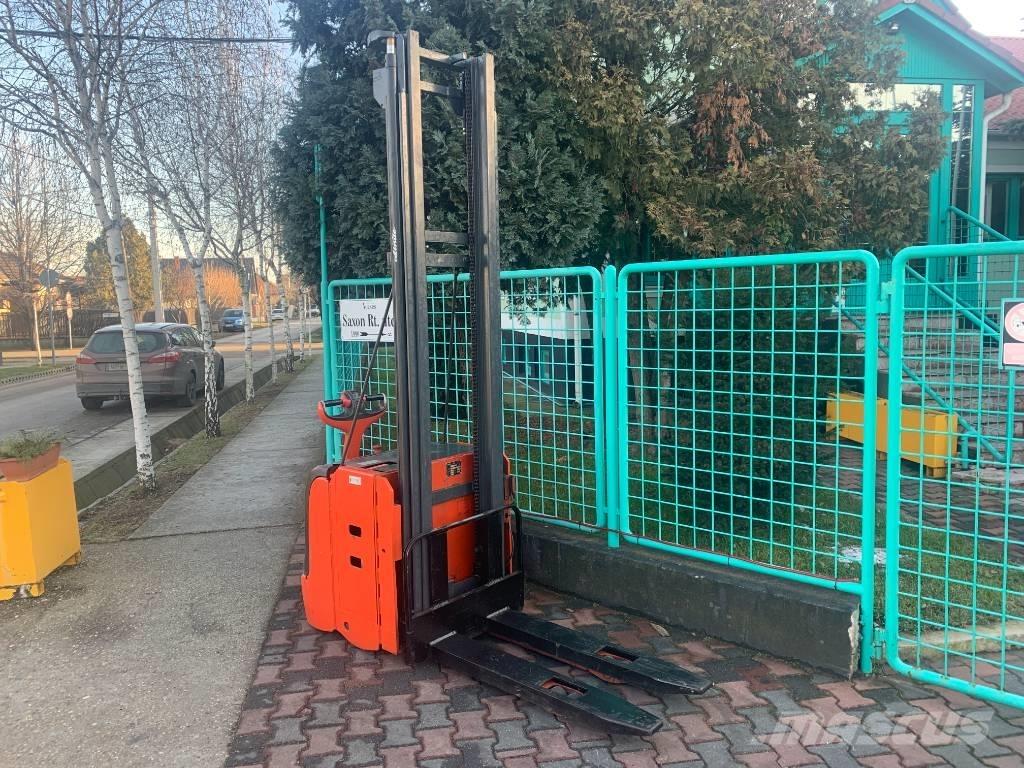 Linde L 20 V-2502 自走式堆積機