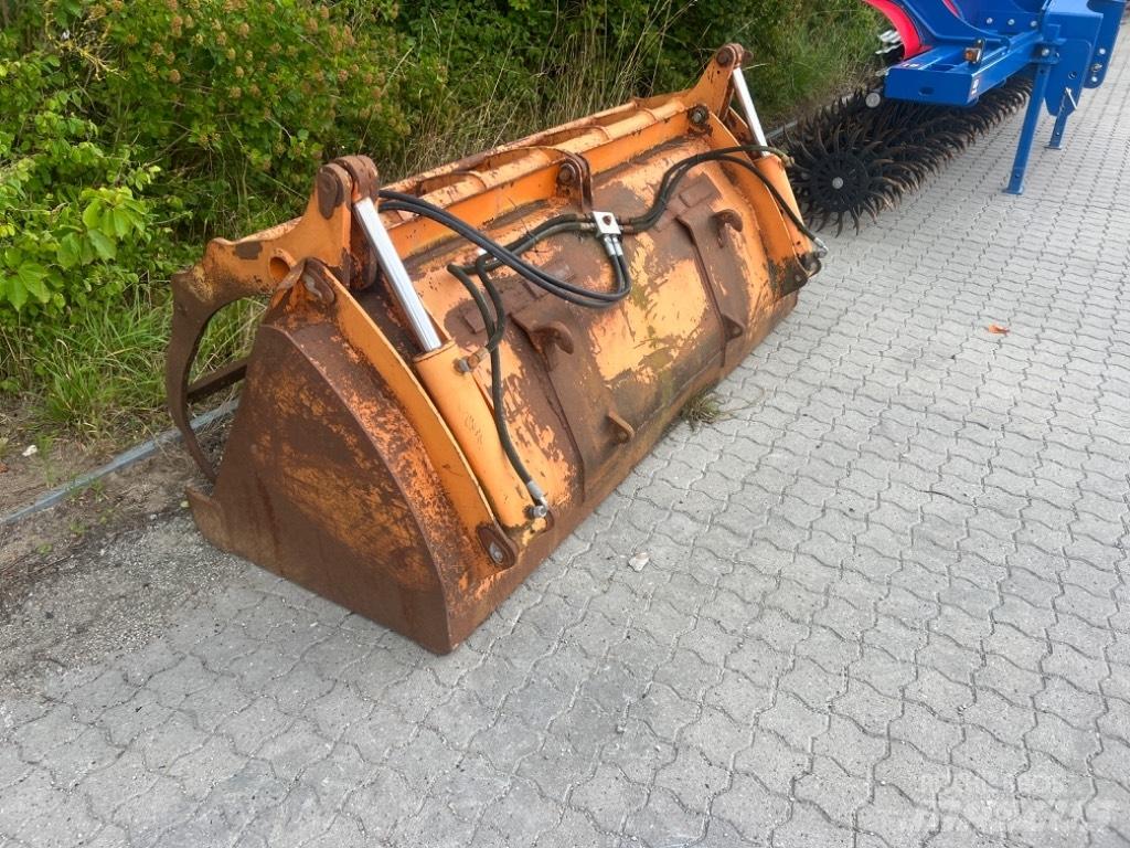 Skovl  med overfald 前端裝載機配件