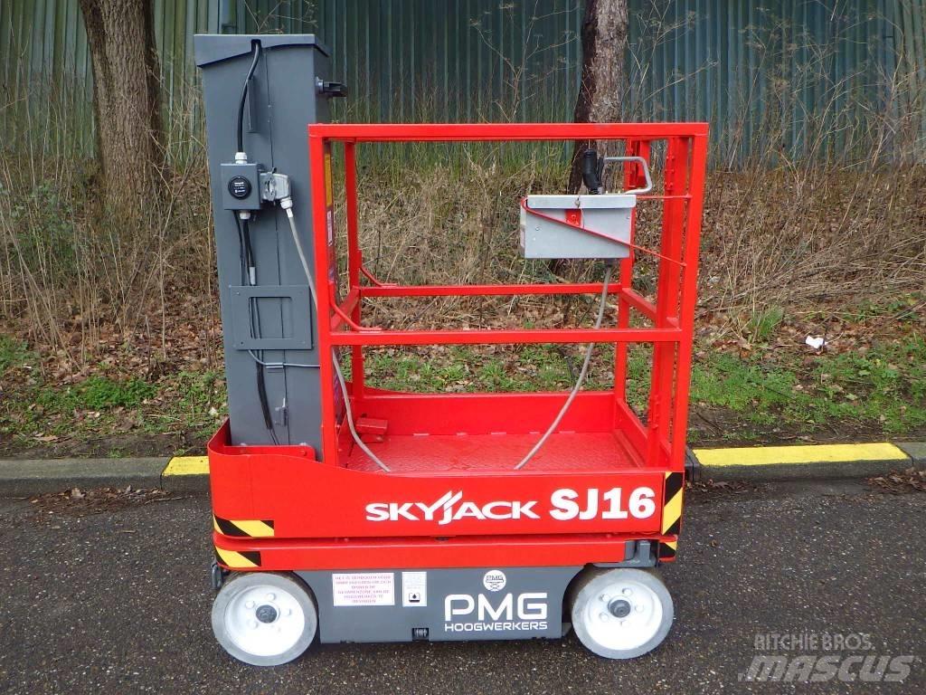 SkyJack SJ16 垂直升降工作台