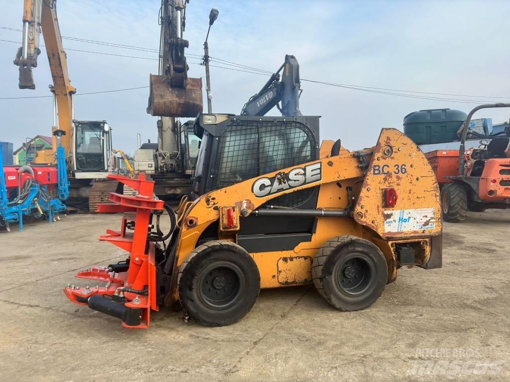CASE SR 250 滑移轉向裝載機