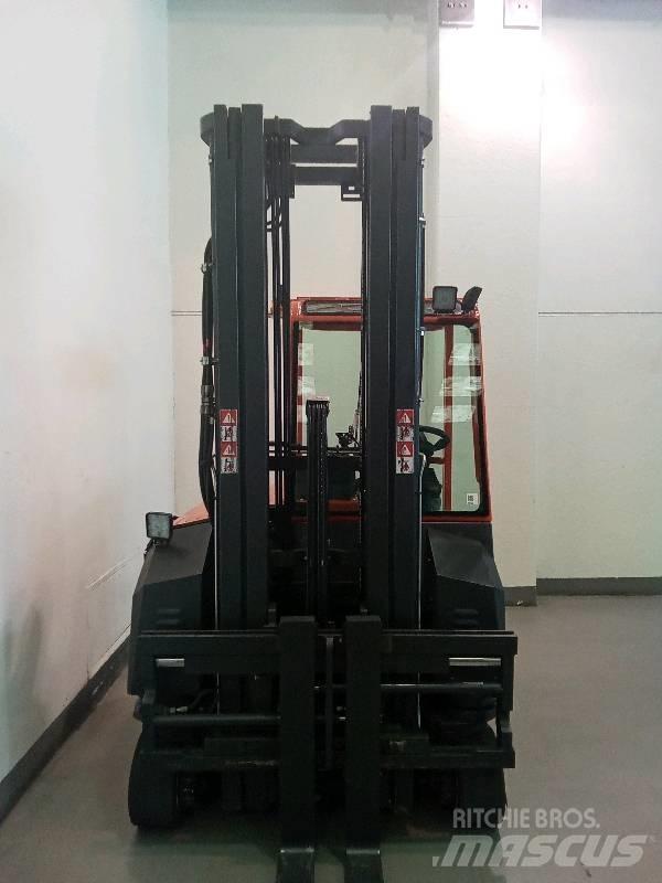 Combilift C 3000CBE 電動堆高機