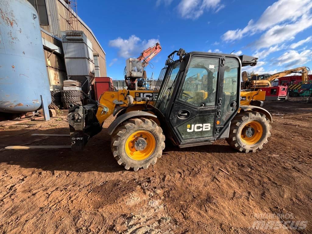 JCB 525-60 Agri plus 伸縮臂操作車