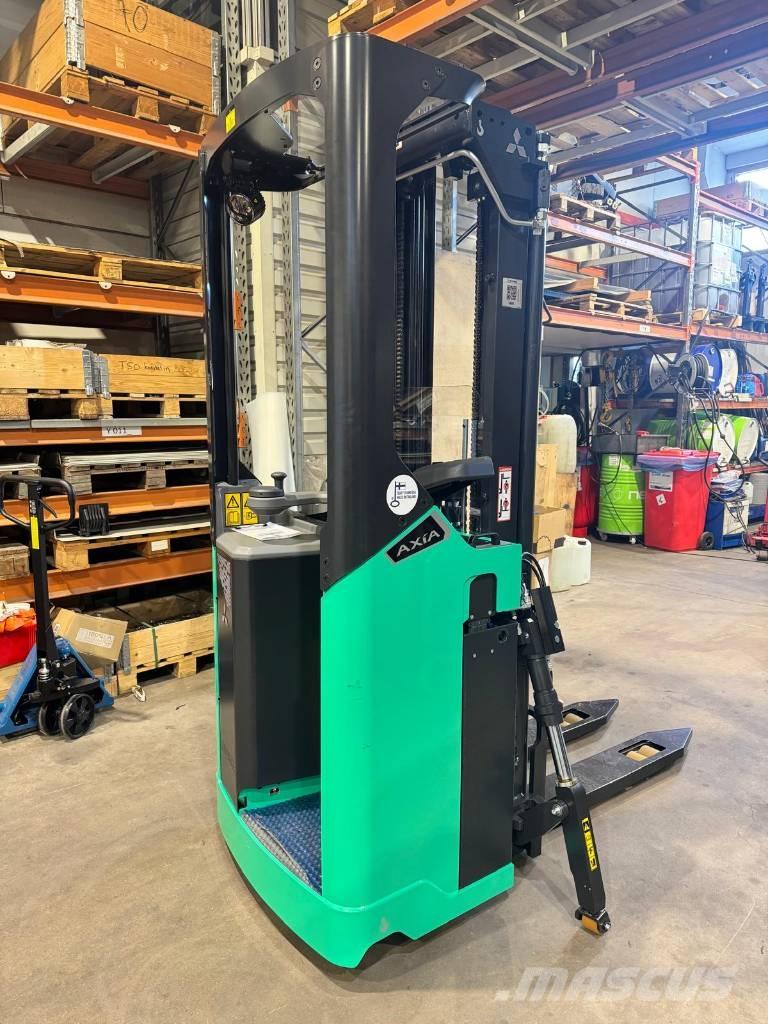 Mitsubishi SBR16N2 自走式堆積機