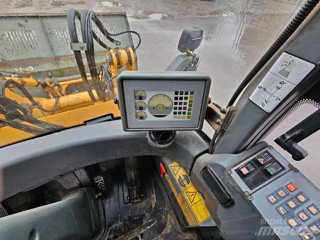 Liebherr L 524 輪胎式裝載機