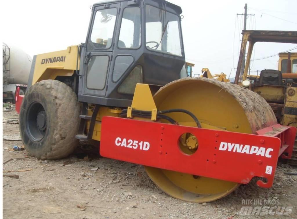 Dynapac CA 251 D 單輪滾壓機