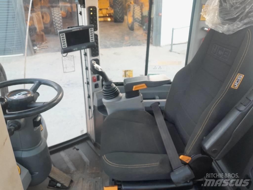 JCB 411 輪胎式裝載機