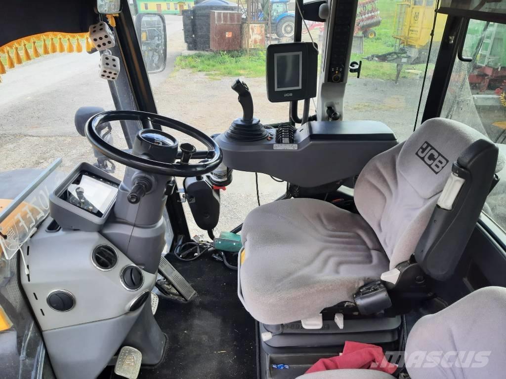 JCB Fastrac 4220 曳引機