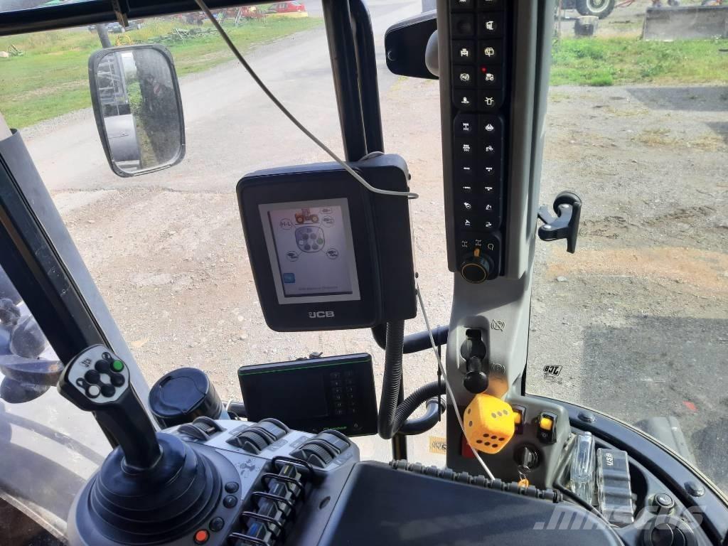 JCB Fastrac 4220 曳引機