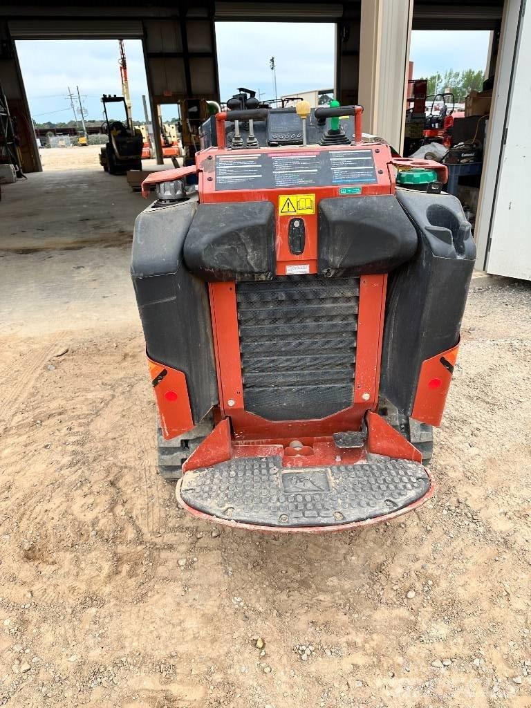 Ditch Witch sk 1050 滑移轉向裝載機
