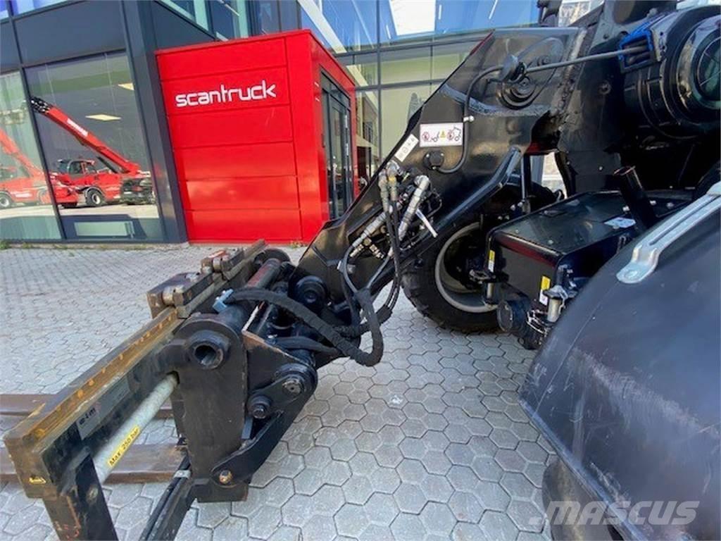 Manitou MLT630 農業用伸縮臂裝載機