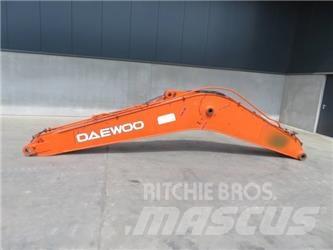 Daewoo DX 225 LC 底盤和懸架