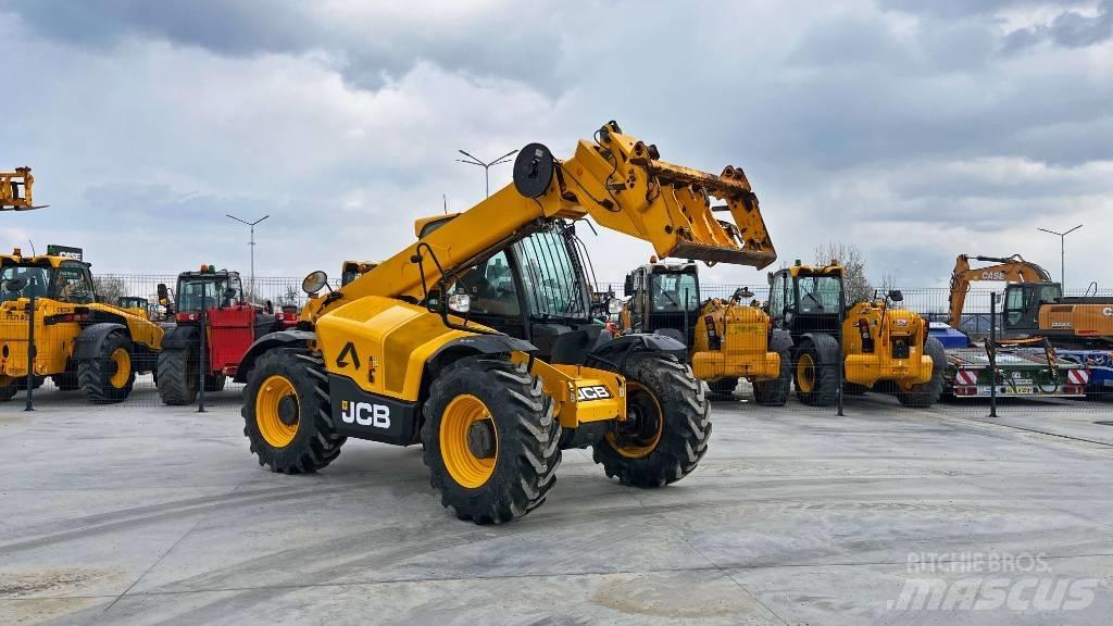 JCB 531-70 伸縮臂操作車