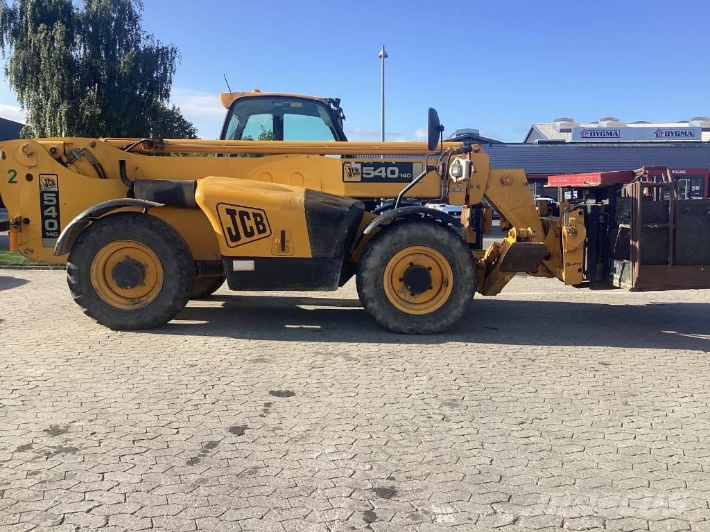 JCB 540-140 伸縮臂操作車