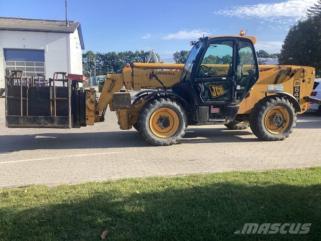 JCB 540-140 伸縮臂操作車